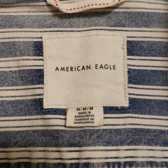 AE Oxford Button-Up Shirt - Picture 3 of 9